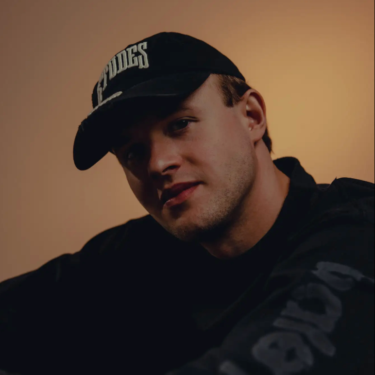 Lula Club w/Marten Lou