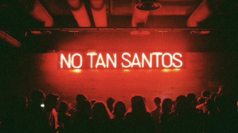 Negro y Rojo - Thursday