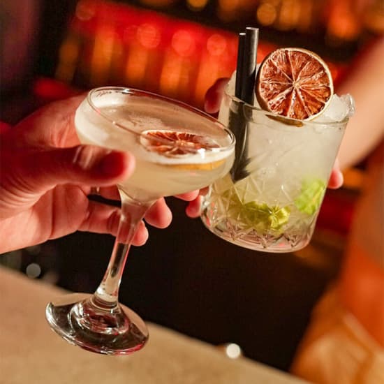 Official cover of the event Fiesta VIP sin esperas en Commo Cocktail Bar