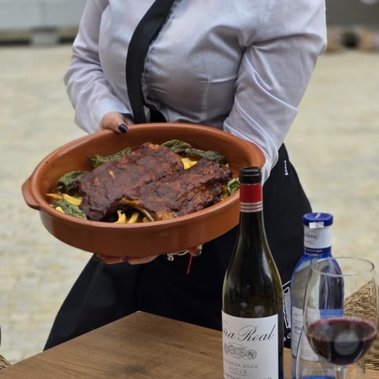 Official cover of the event Menú de costillas BBQ para 2 con las mejores vistas a La Catedral de La Almudena