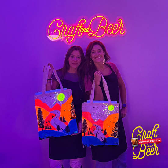 Official cover of the event El Vermut Creativo de Madrid: pinta tu tote bag con neón y disfruta del aperitivo en Malasaña