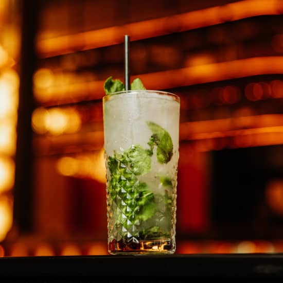 Official cover of the event Menú degustación para 2 personas y 2 cócteles en Lelong Asian Club