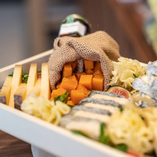 Official cover of the event Dégustation Fromages et Accords Improbables (en français)